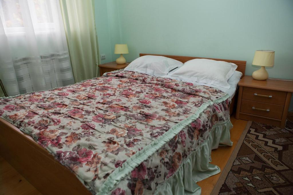 Ялинка Готель Vyshkiv Luaran gambar