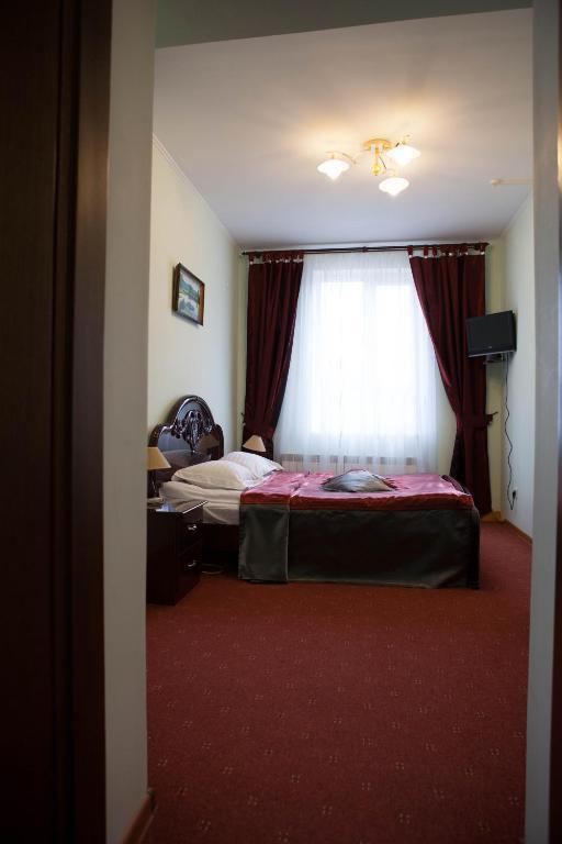Ялинка Готель Vyshkiv Bilik gambar
